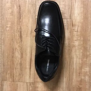 Dress shoes